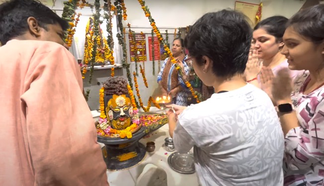 アーラティ儀式