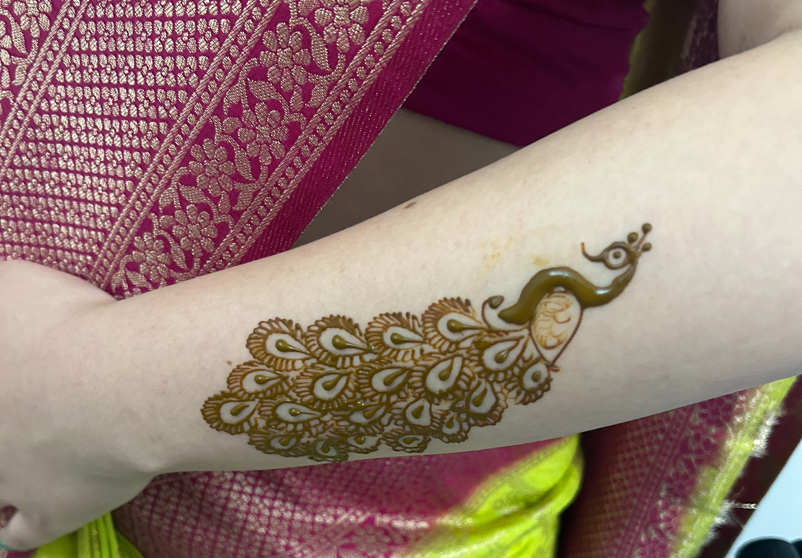 インドのピーコックのヘナタトゥー